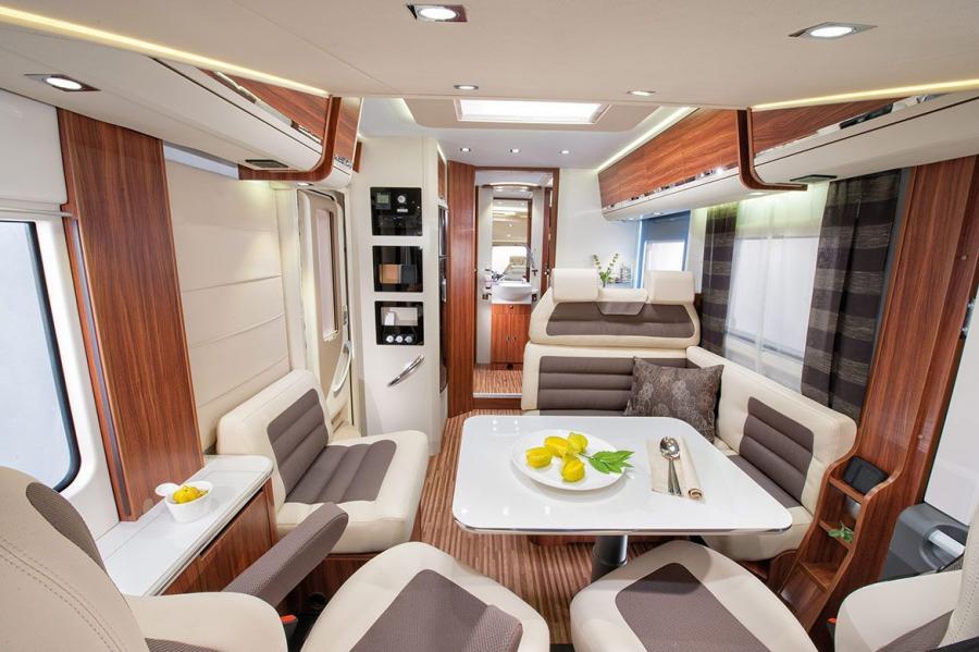 Интерьер Adria Sonic Plus 2014 года  (фото 2 из 4)